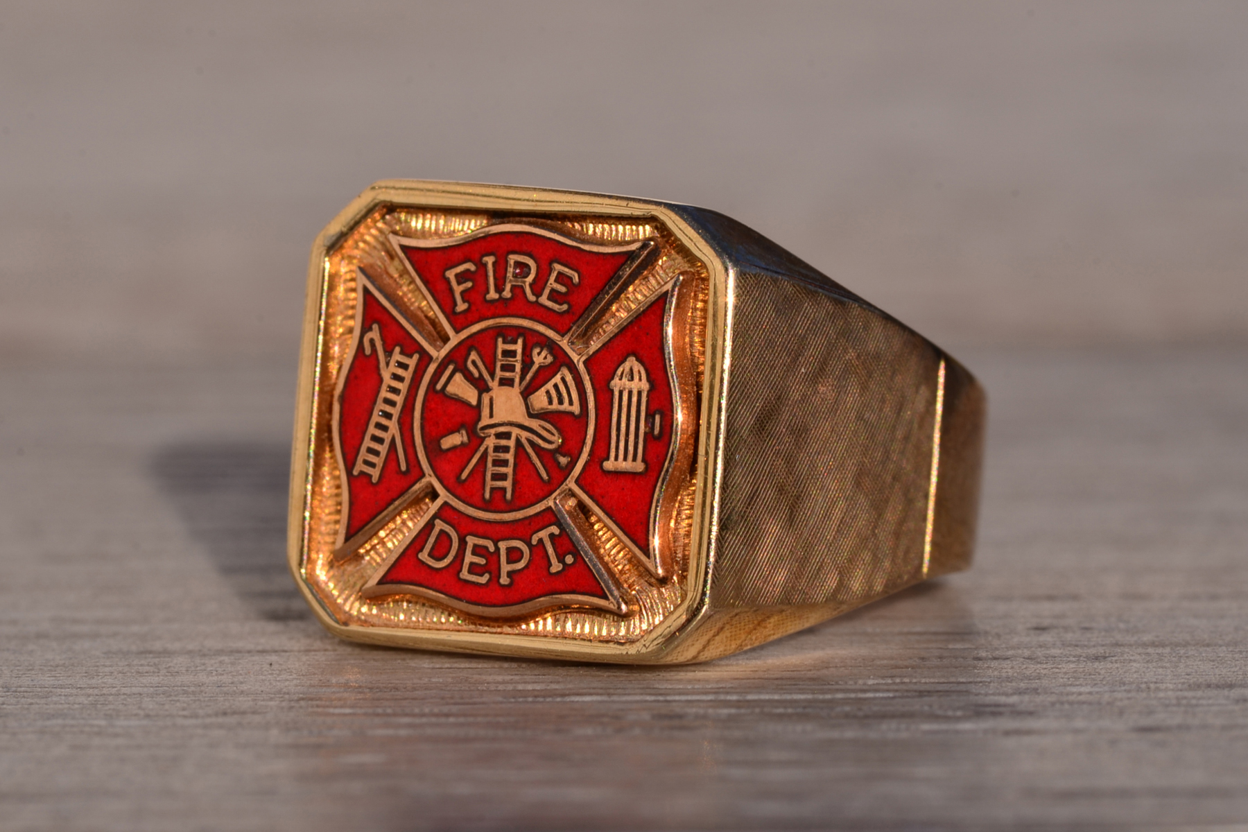 The 129th Avenue: Enameled Fire Fighters Ring in Yellow Gold - Image 3