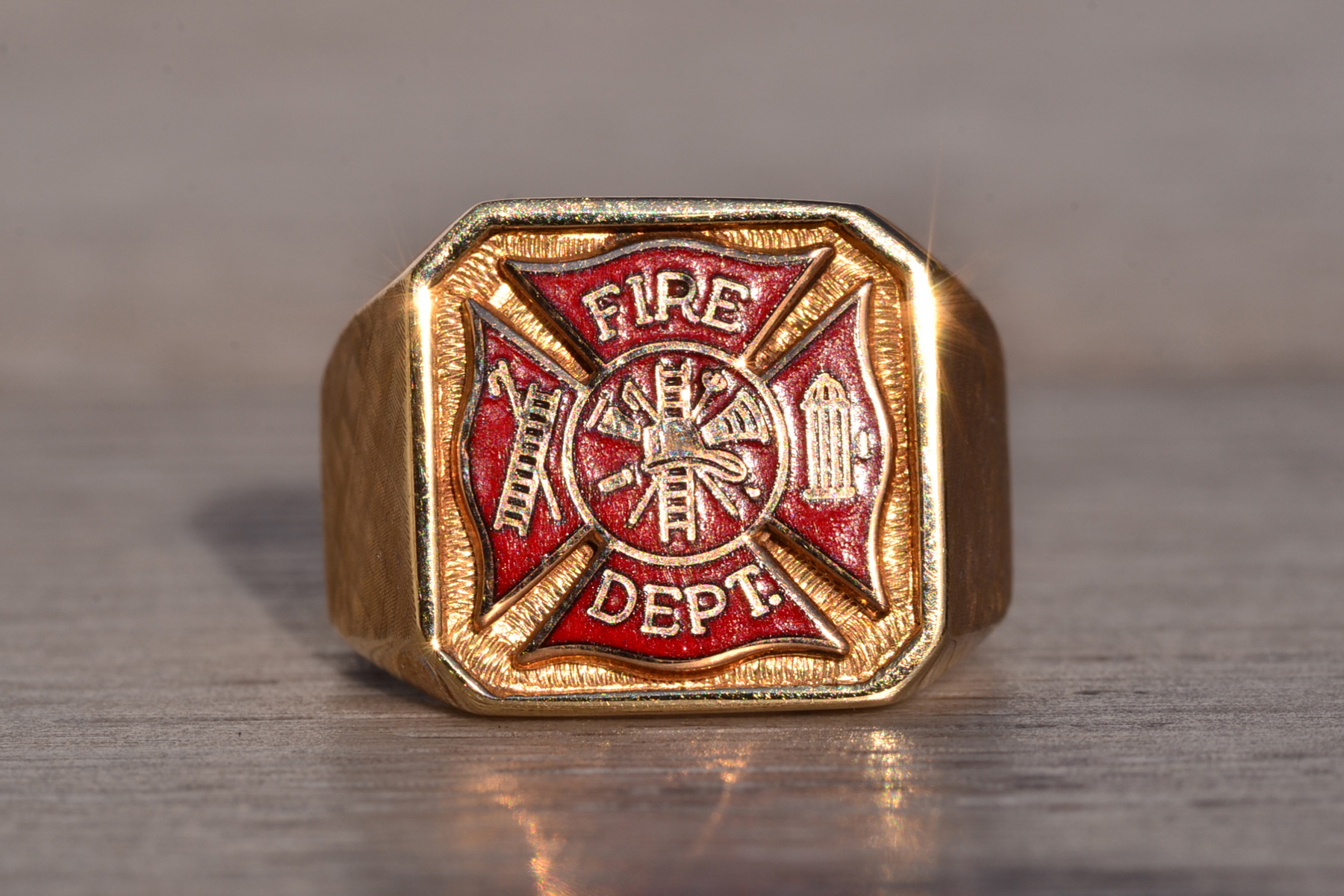 The 129th Avenue: Enameled Fire Fighters Ring in Yellow Gold - Image 7