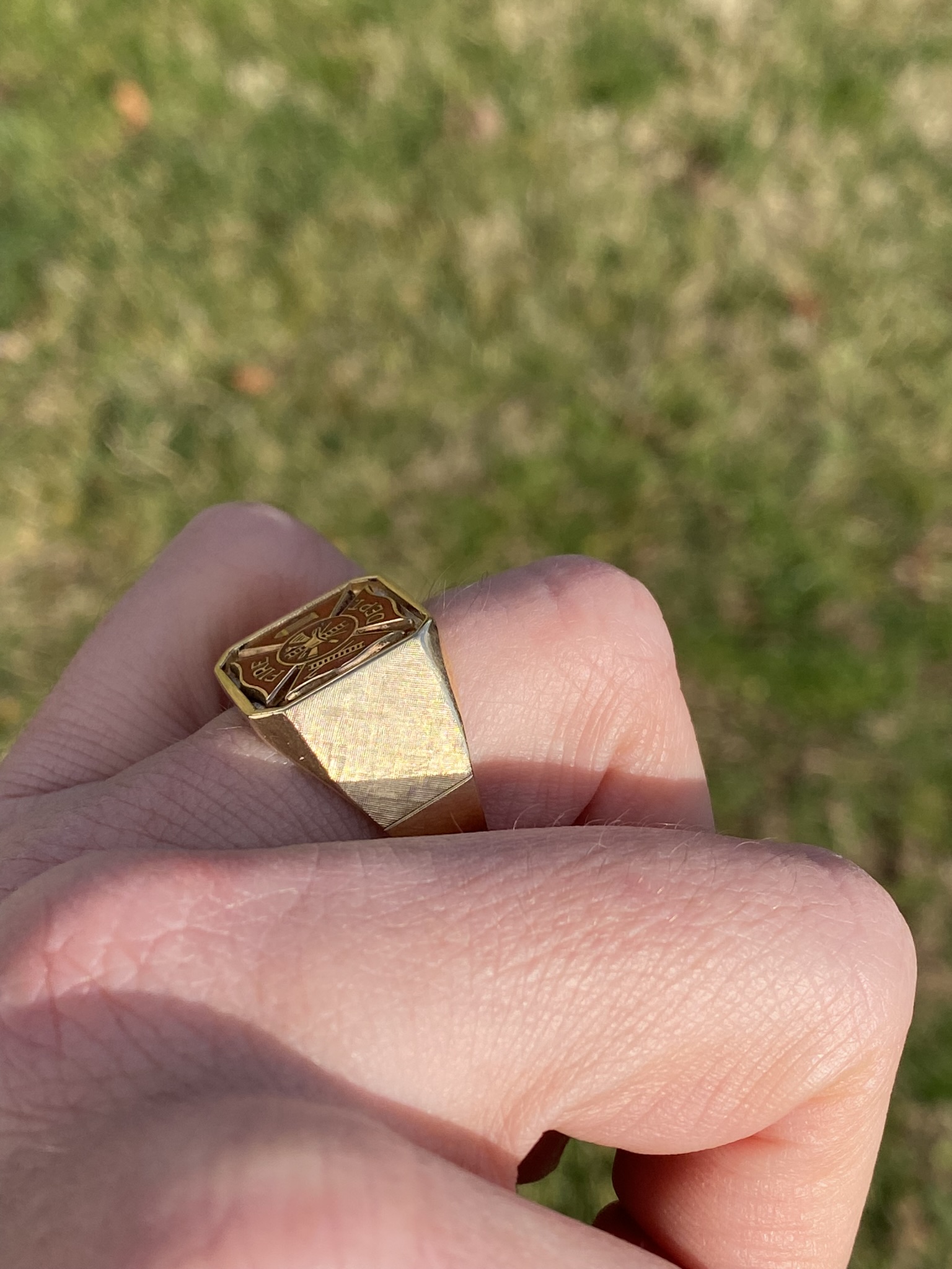 The 129th Avenue: Enameled Fire Fighters Ring in Yellow Gold - Image 10