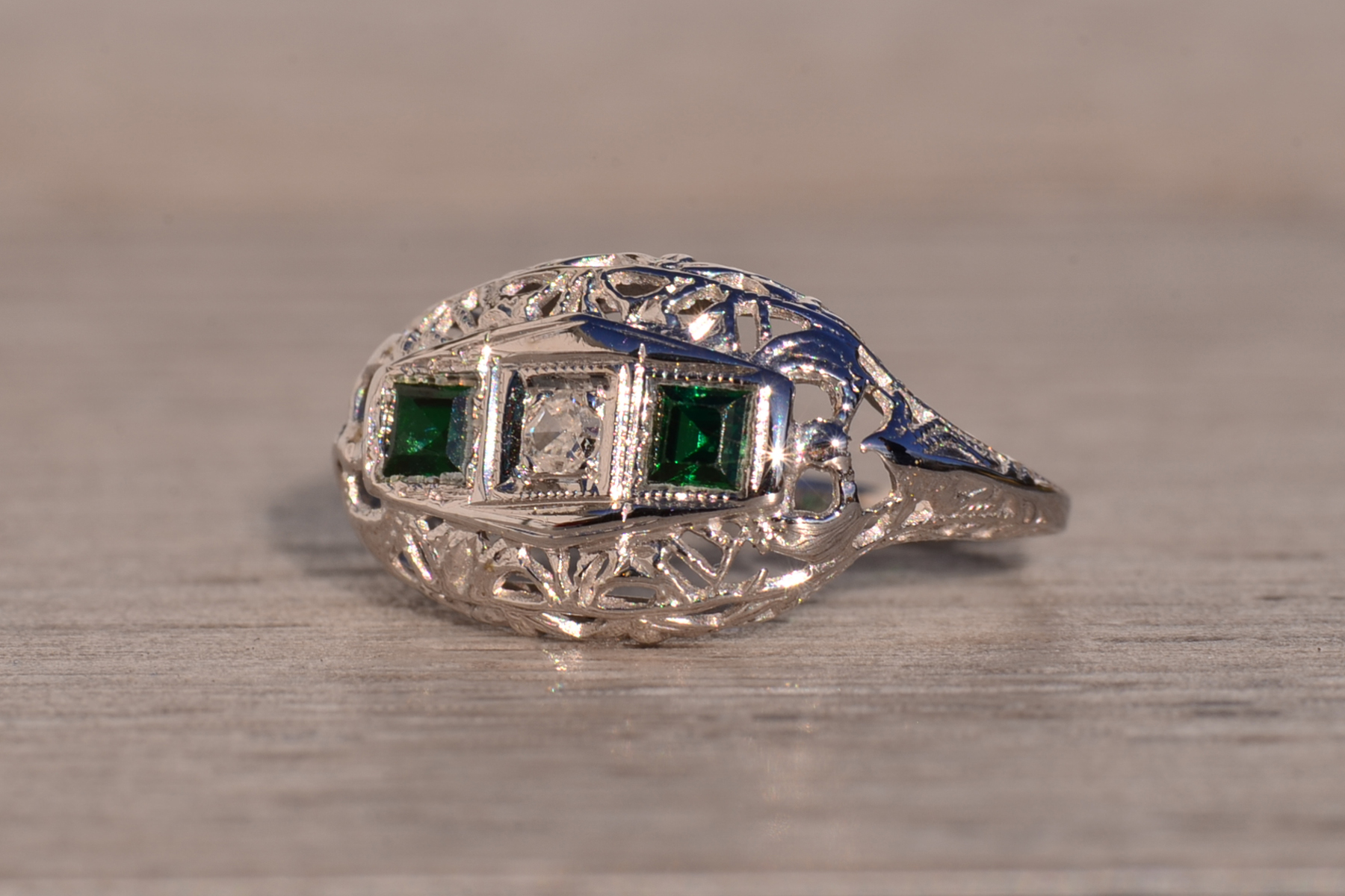 The 132nd Avenue: Antique Filigree Diamond and Emerald Ring in White Gold - Image 3