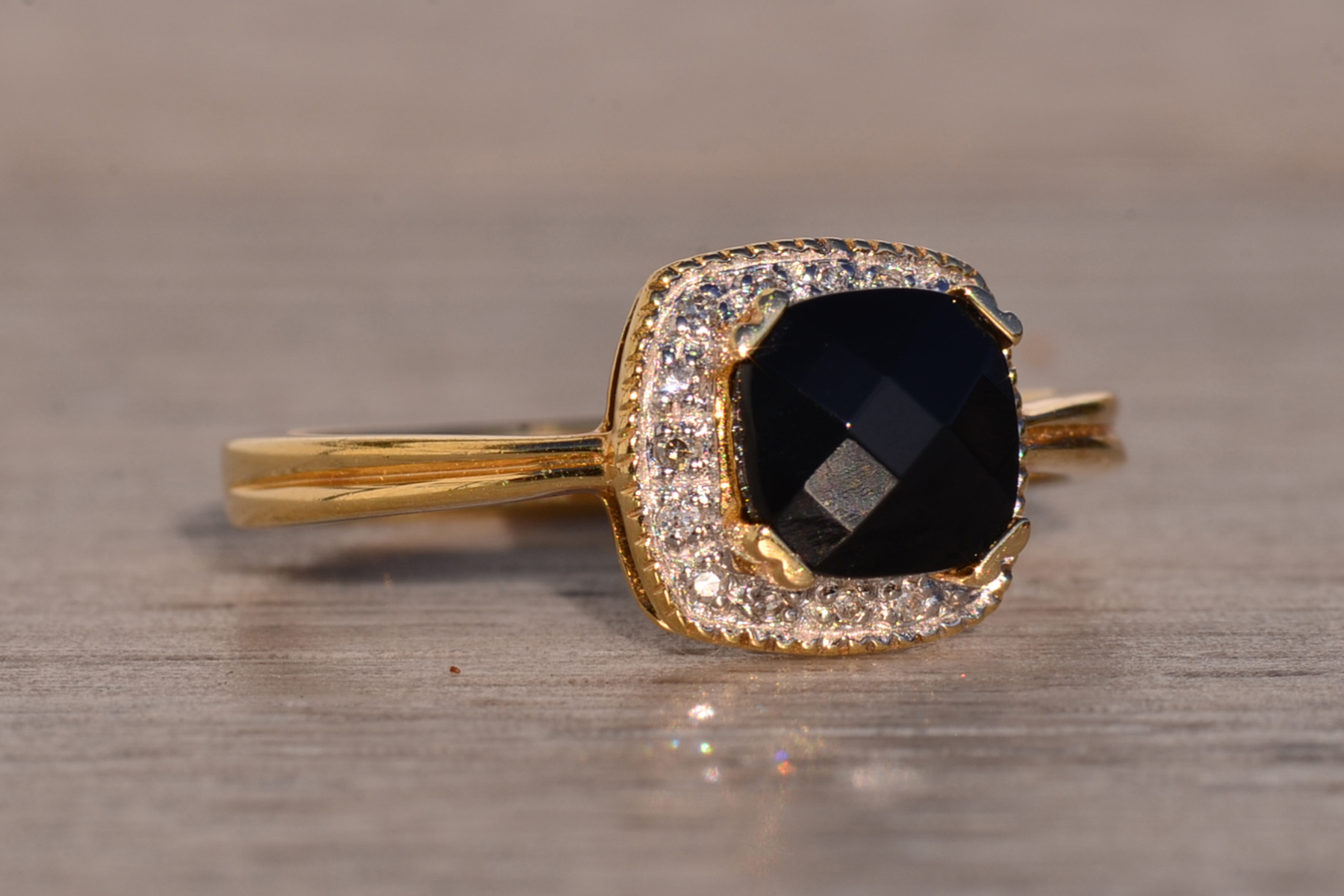 The 131st Avenue: Checkerboard Onyx and Natural Diamond Halo Ring in Yellow Gold - Image 6