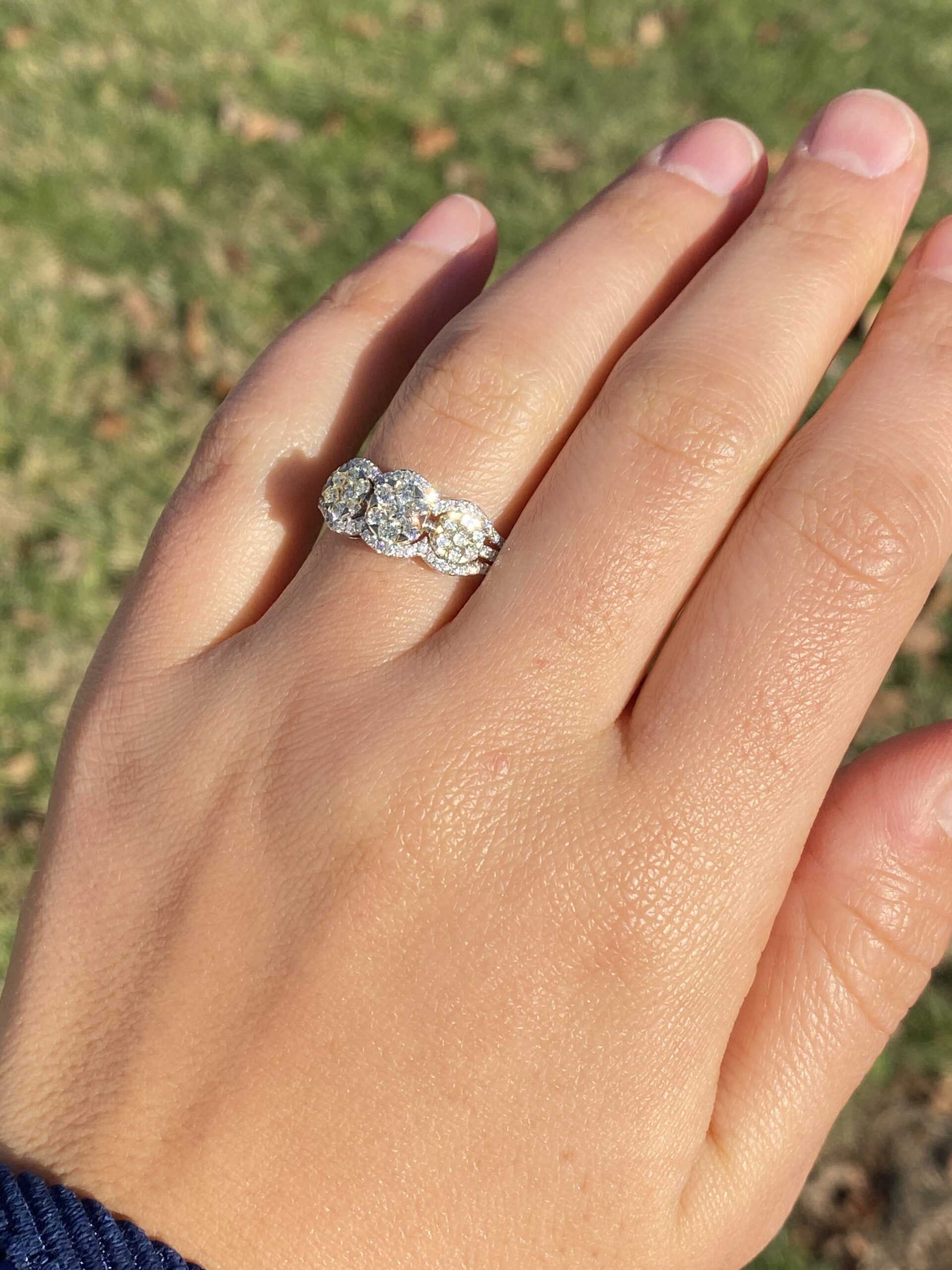 The 127th Avenue: Effy Signed Diamond Cluster Ring in White and Yellow Gold - Image 10