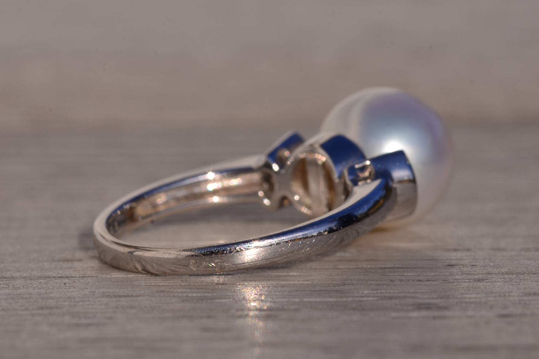 The 115th Avenue: Akoya Pearl and Natural Diamond Ring in White Gold - Image 5