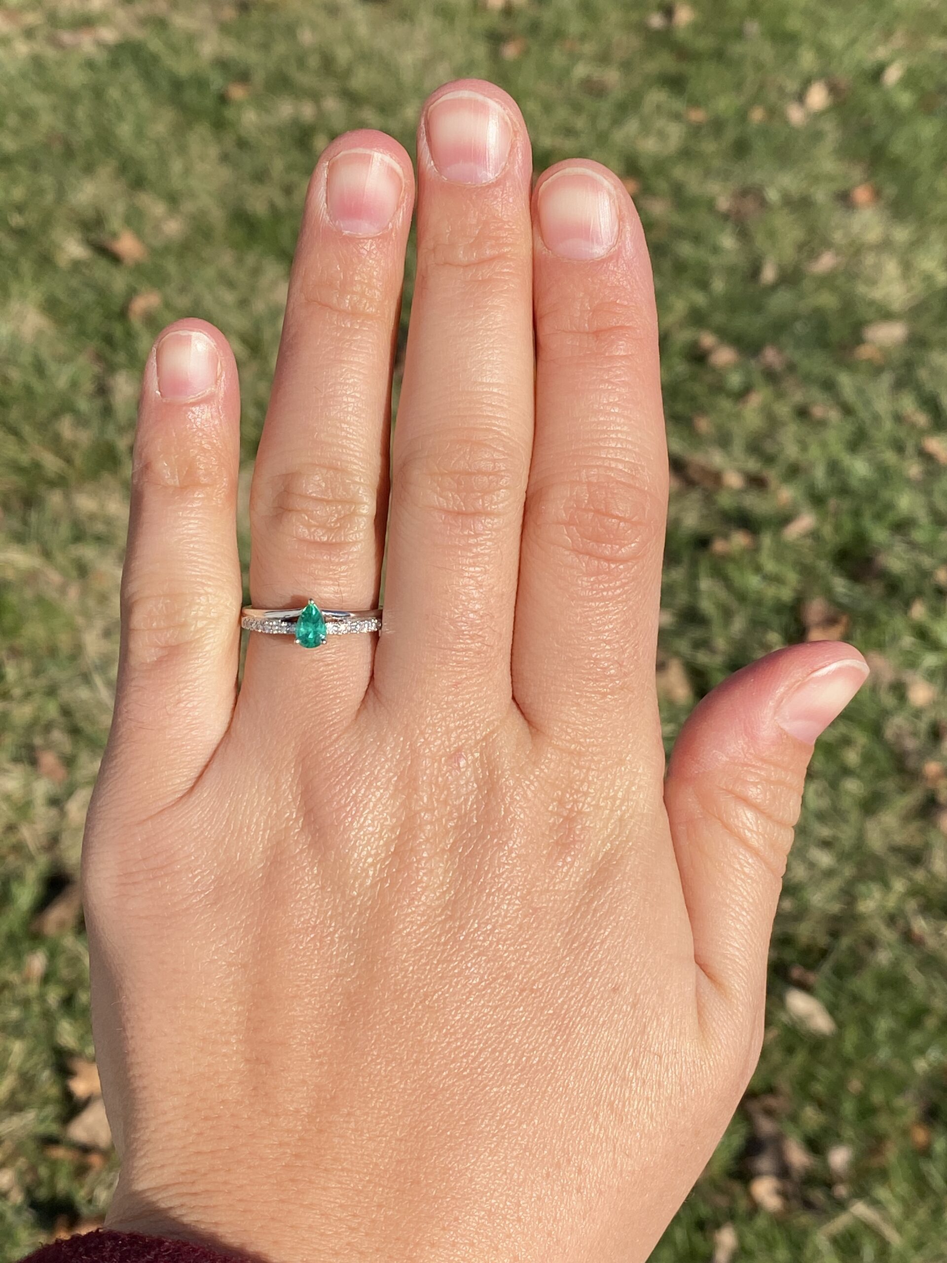 The 175th Avenue: Pear Shaped Natural Emerald and Diamond Ring in White Gold - Image 8