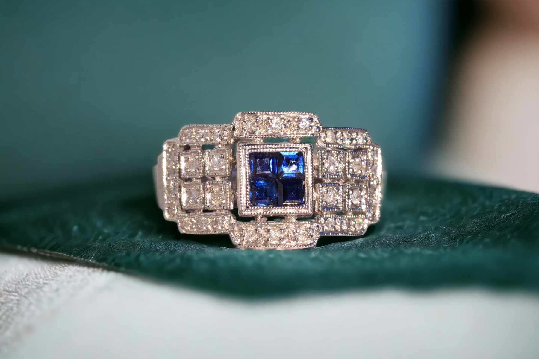 The 199th Avenue: Contemporary Sapphire and Natural Diamond Ring in White Gold - Image 11