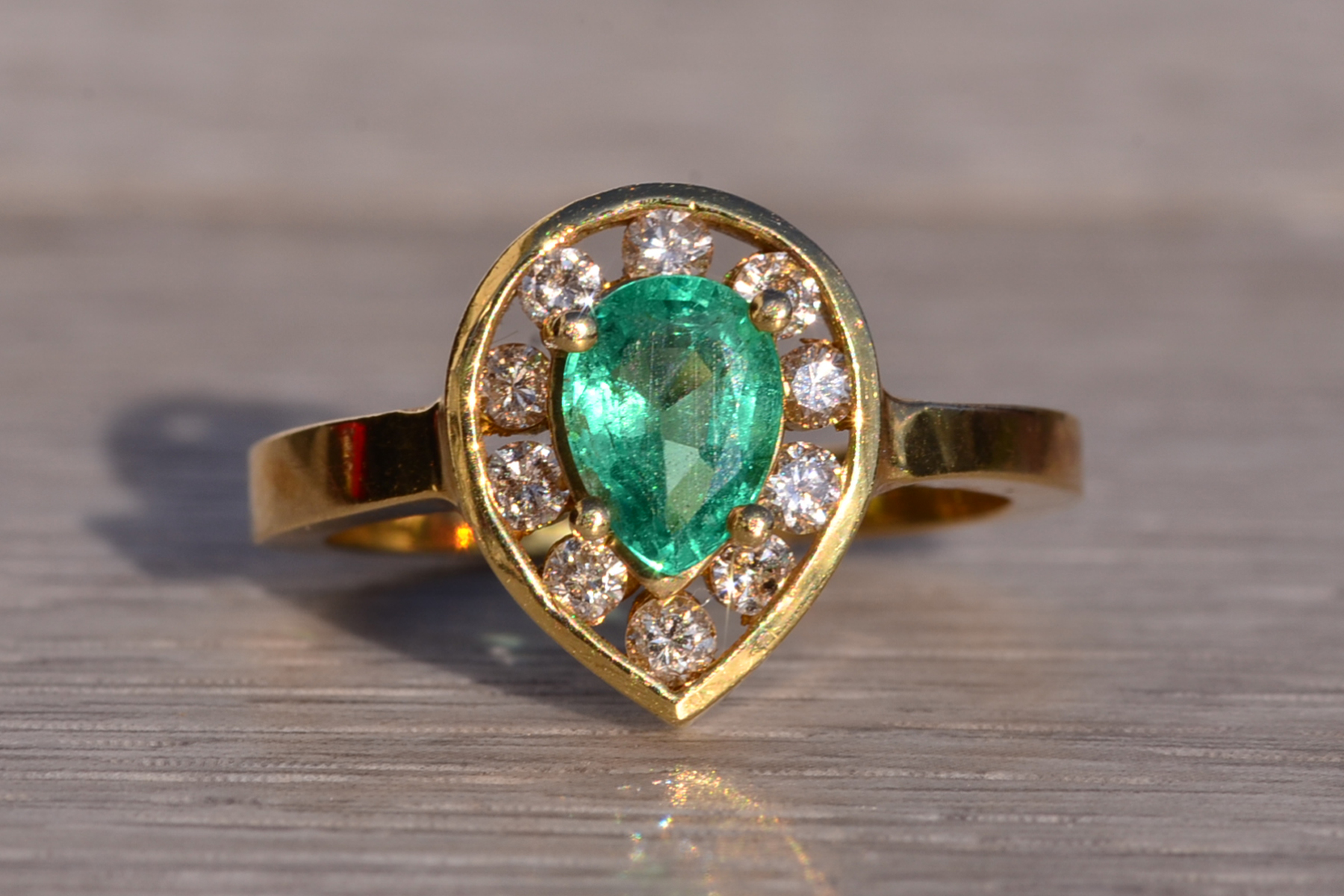 The Mount Foraker: Modern Pear Shaped Natural Emerald and Diamond Ring in Yellow Gold - Image 2