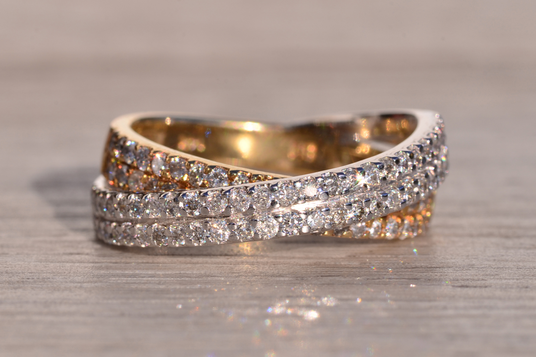 Rue de Rivoli: Two Tone Natural Diamond Crossover Ring - Image 8