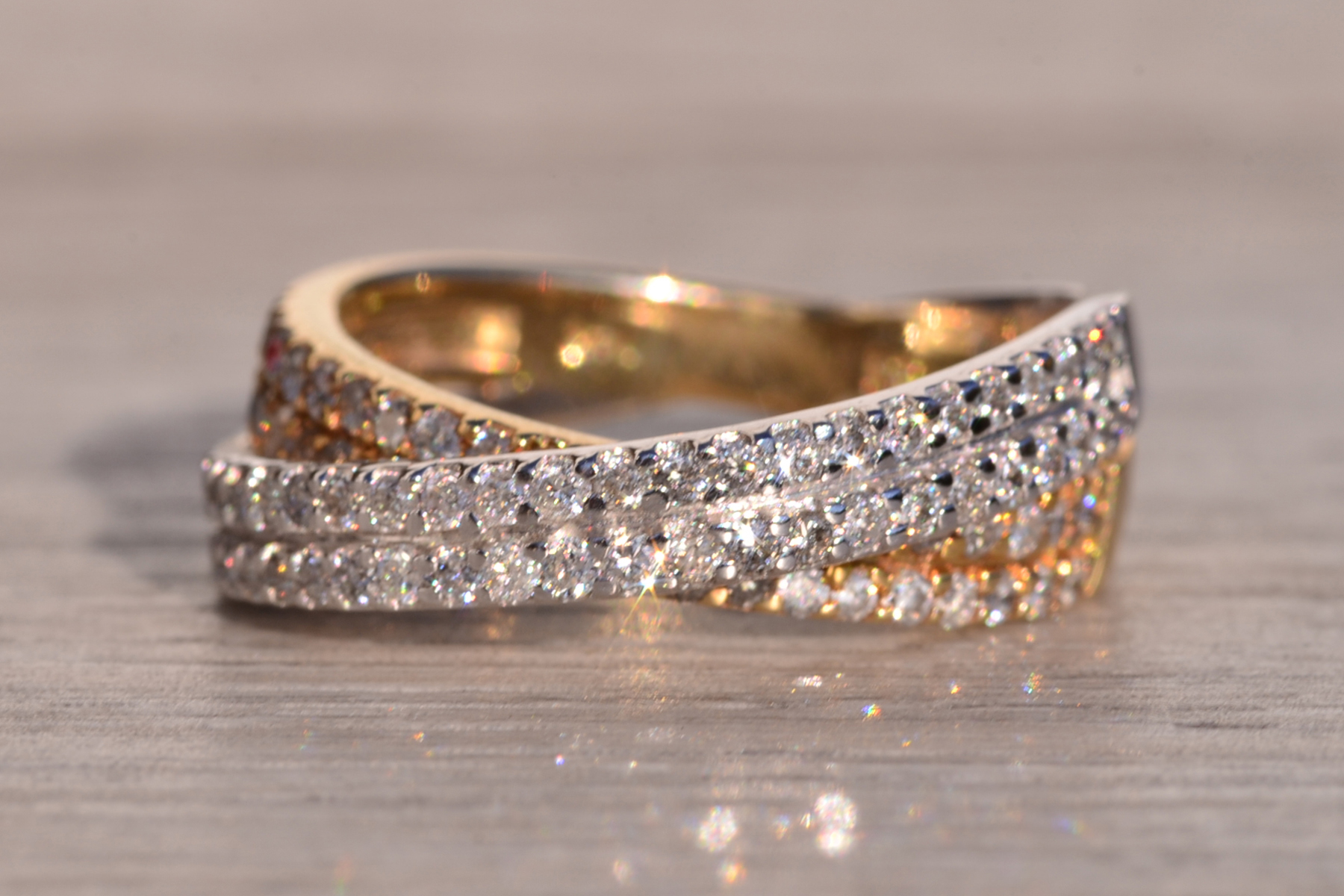 Rue de Rivoli: Two Tone Natural Diamond Crossover Ring - Image 9