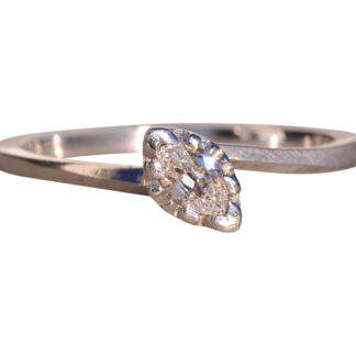 The Brisbane River: Vintage Marquise Natural Diamond Ring in White Gold