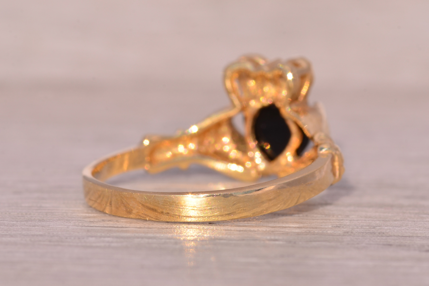 The Athlone: Claddagh Ring with Onyx in Yellow Gold - Image 5
