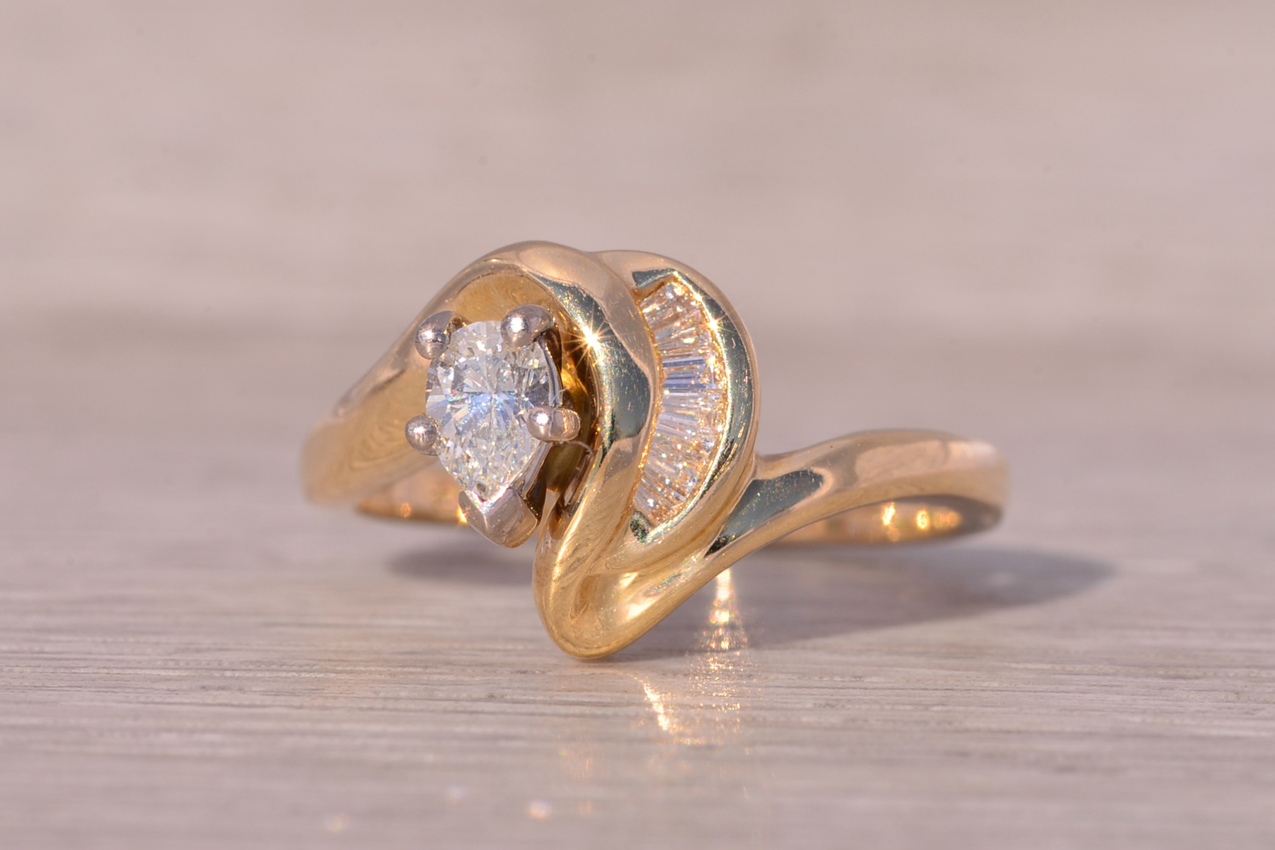 The Ballarat: Vintage Circa 1980's Yellow Gold Natural Diamond Engagement Ring - Image 3
