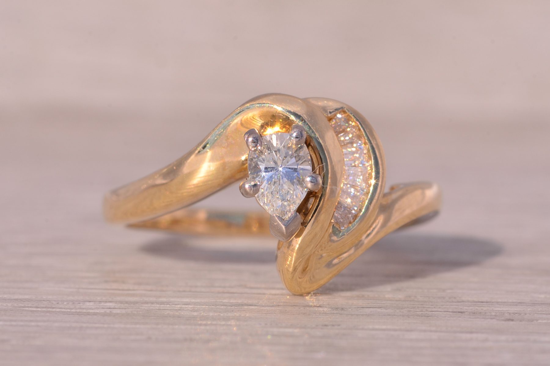 The Ballarat: Vintage Circa 1980's Yellow Gold Natural Diamond Engagement Ring - Image 7