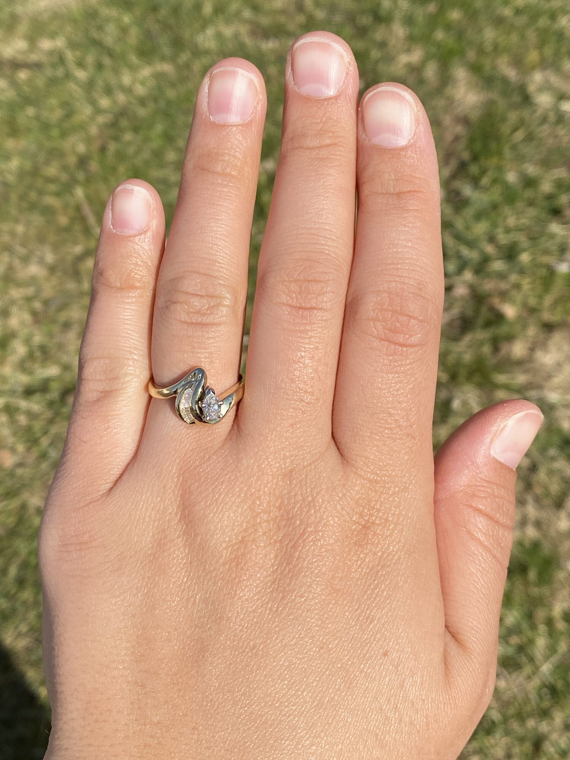The Ballarat: Vintage Circa 1980's Yellow Gold Natural Diamond Engagement Ring - Image 8