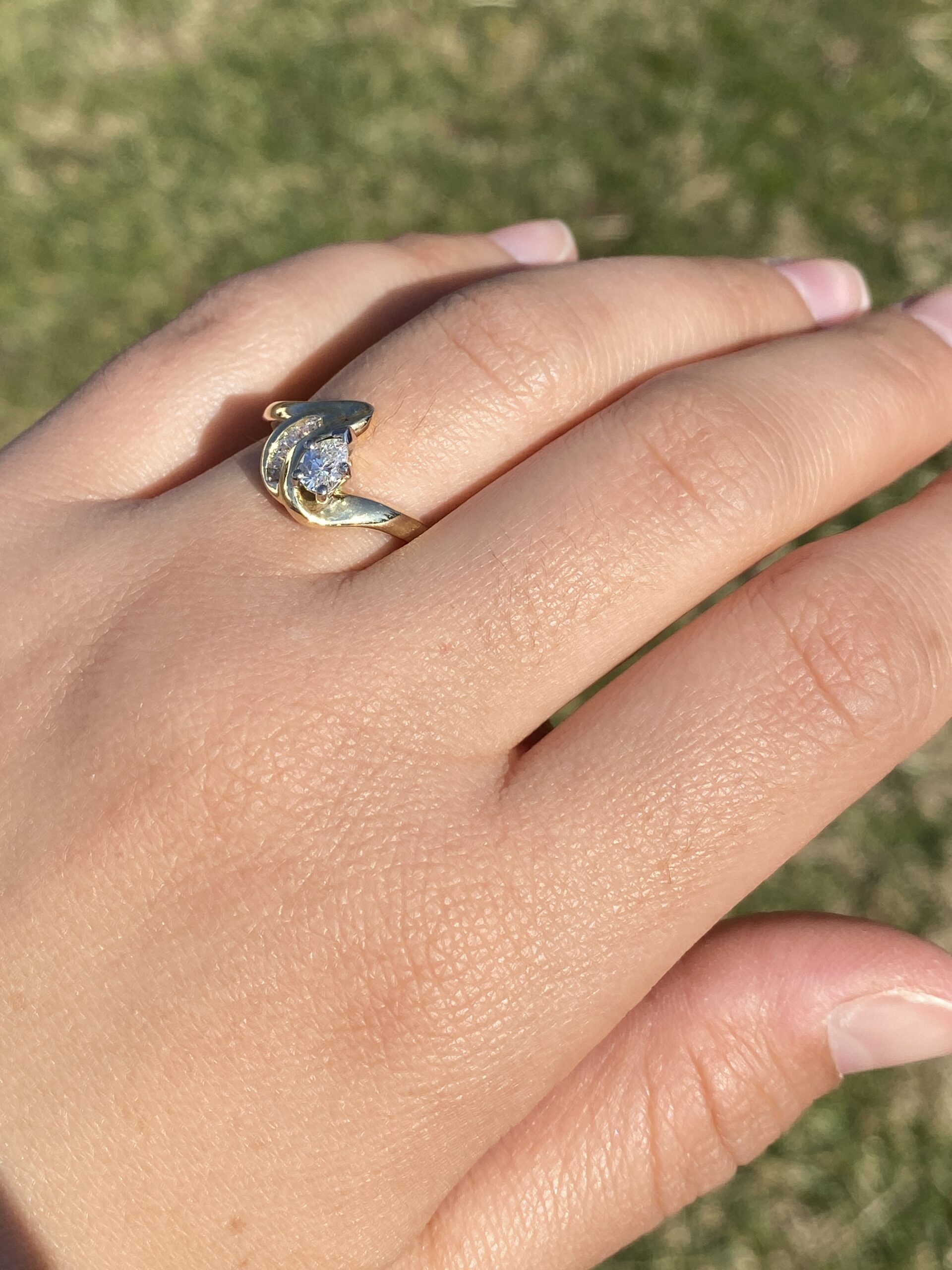 The Ballarat: Vintage Circa 1980's Yellow Gold Natural Diamond Engagement Ring - Image 9