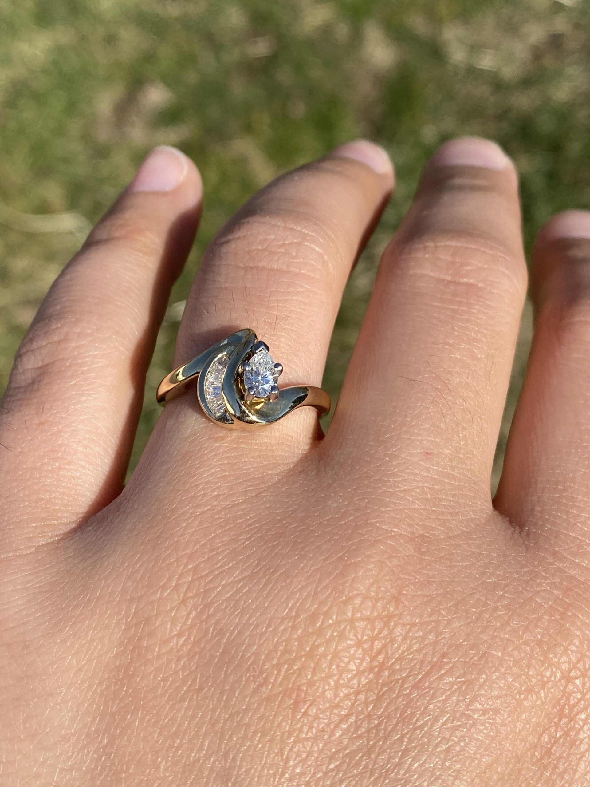 The Ballarat: Vintage Circa 1980's Yellow Gold Natural Diamond Engagement Ring - Image 10