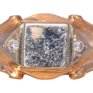 The Oshawa: Antique Signet Ring in White and Yellow Gold with Natural Diamonds