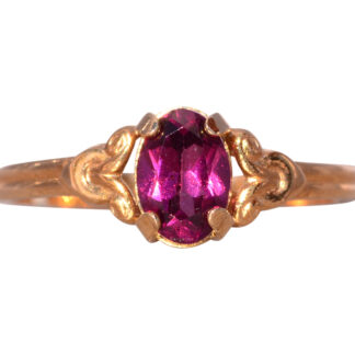 The Moncton: Amethyst Ring in Yellow Gold with Patterned Edge