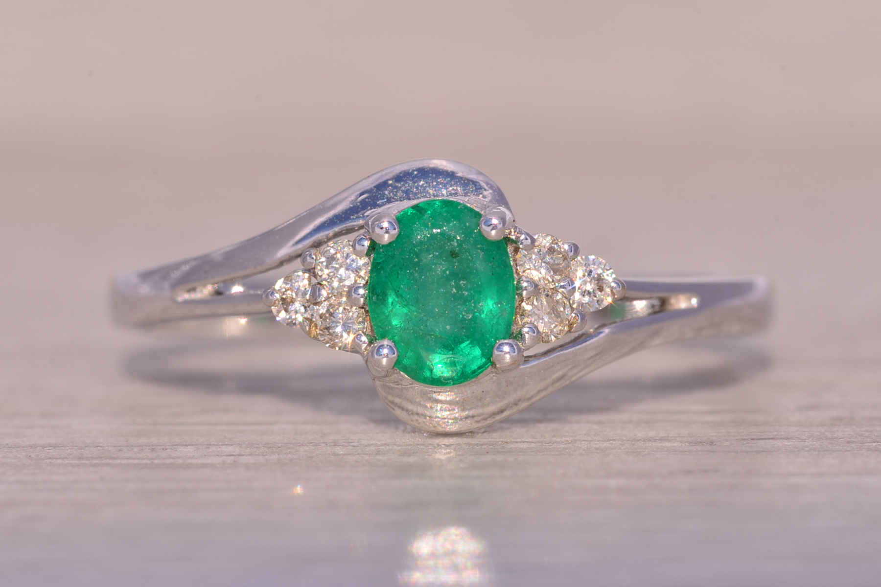 The Bray: Natural Emerald and Diamond Ring in White Gold - Image 2