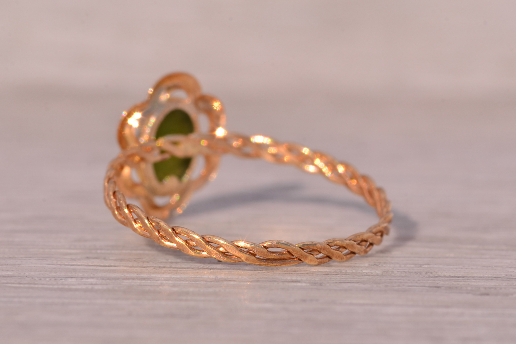 The Killarny: Nephrite Ring in Yellow Gold - Image 4