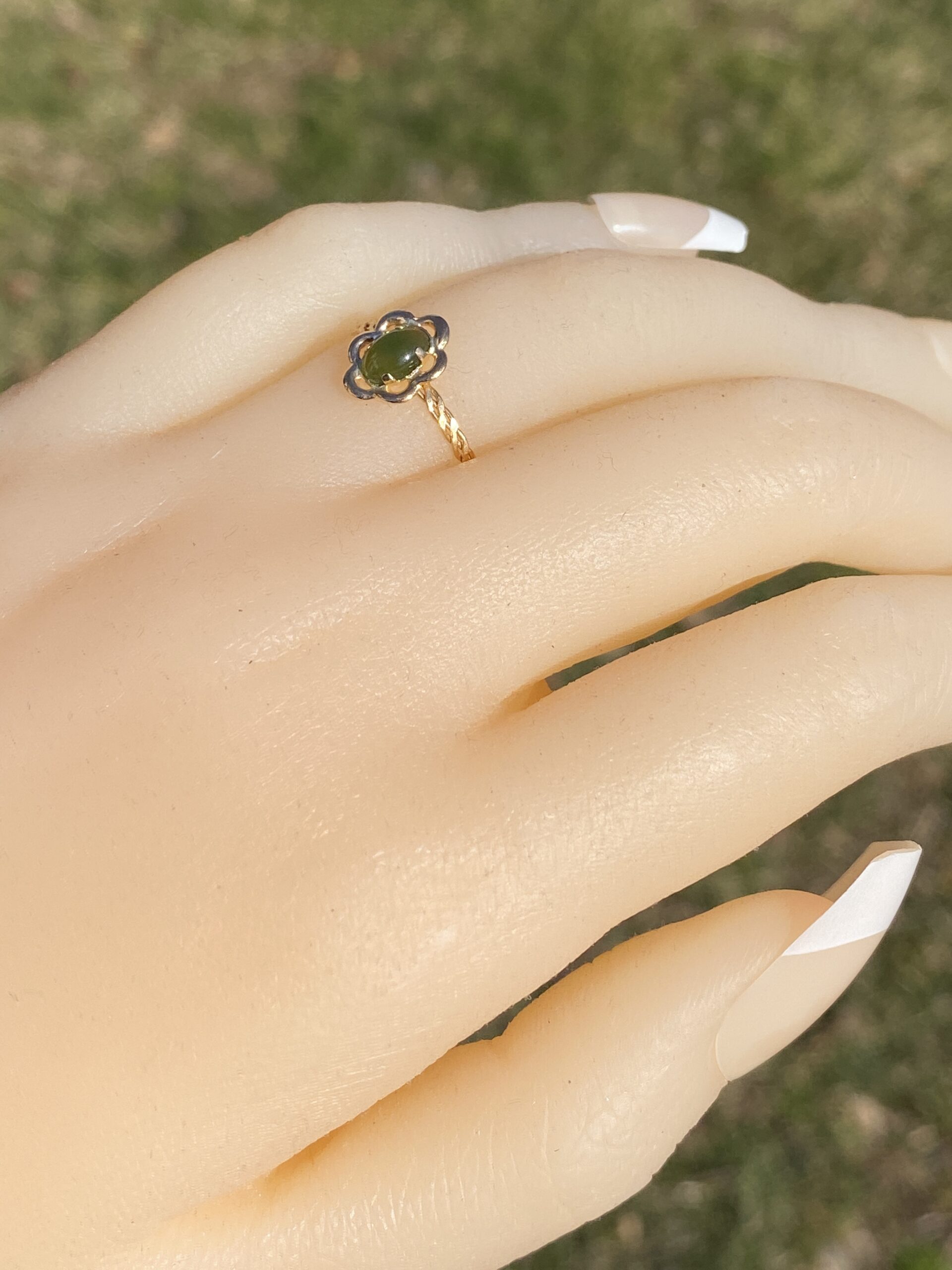 The Killarny: Nephrite Ring in Yellow Gold - Image 9
