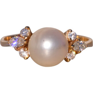The Benevento: Pearl and Natural Diamond Ring in Yellow Gold