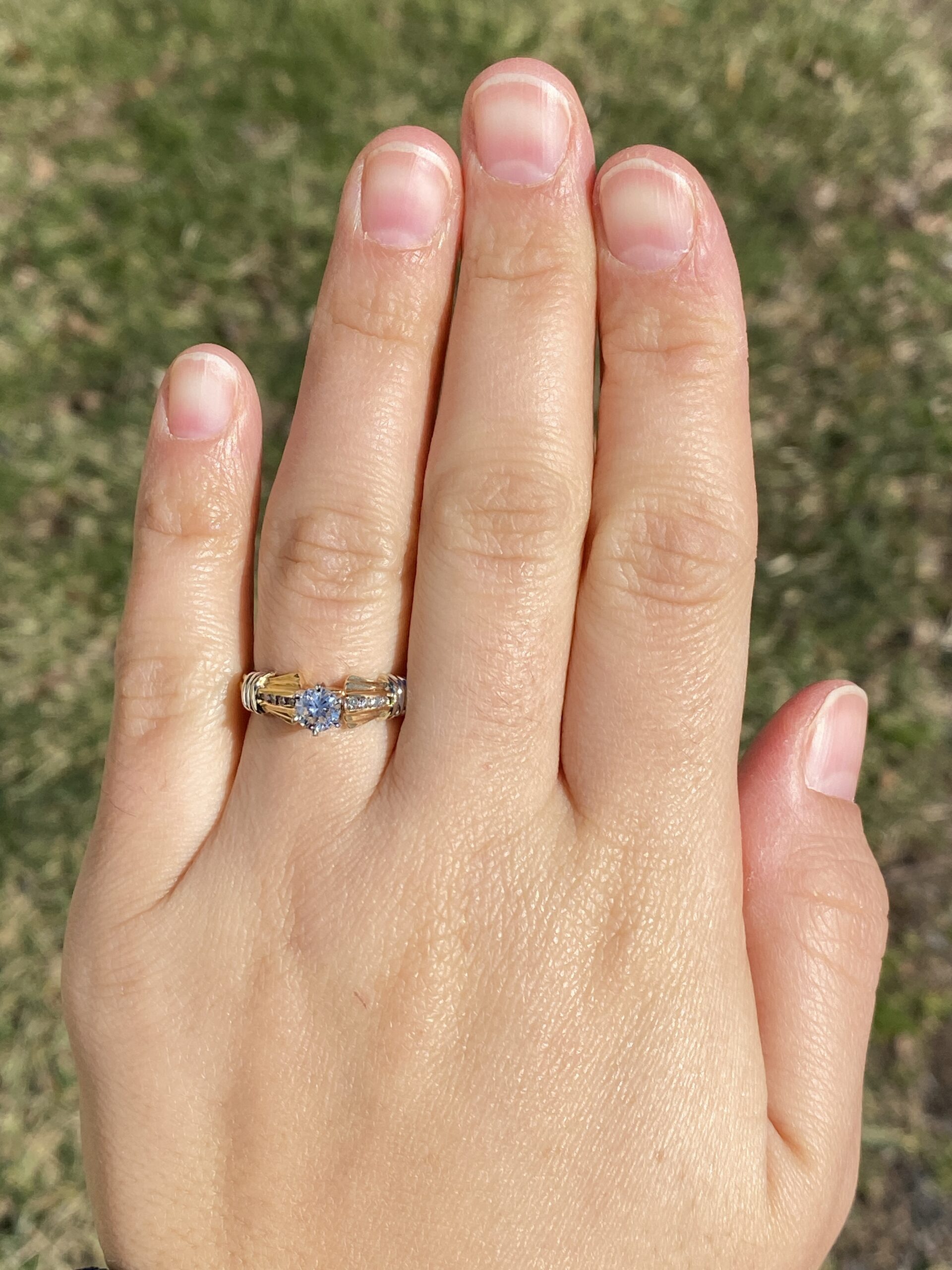 The Drop: Vintage Engagement Ring with Natural Diamond in Yellow Gold - Image 8