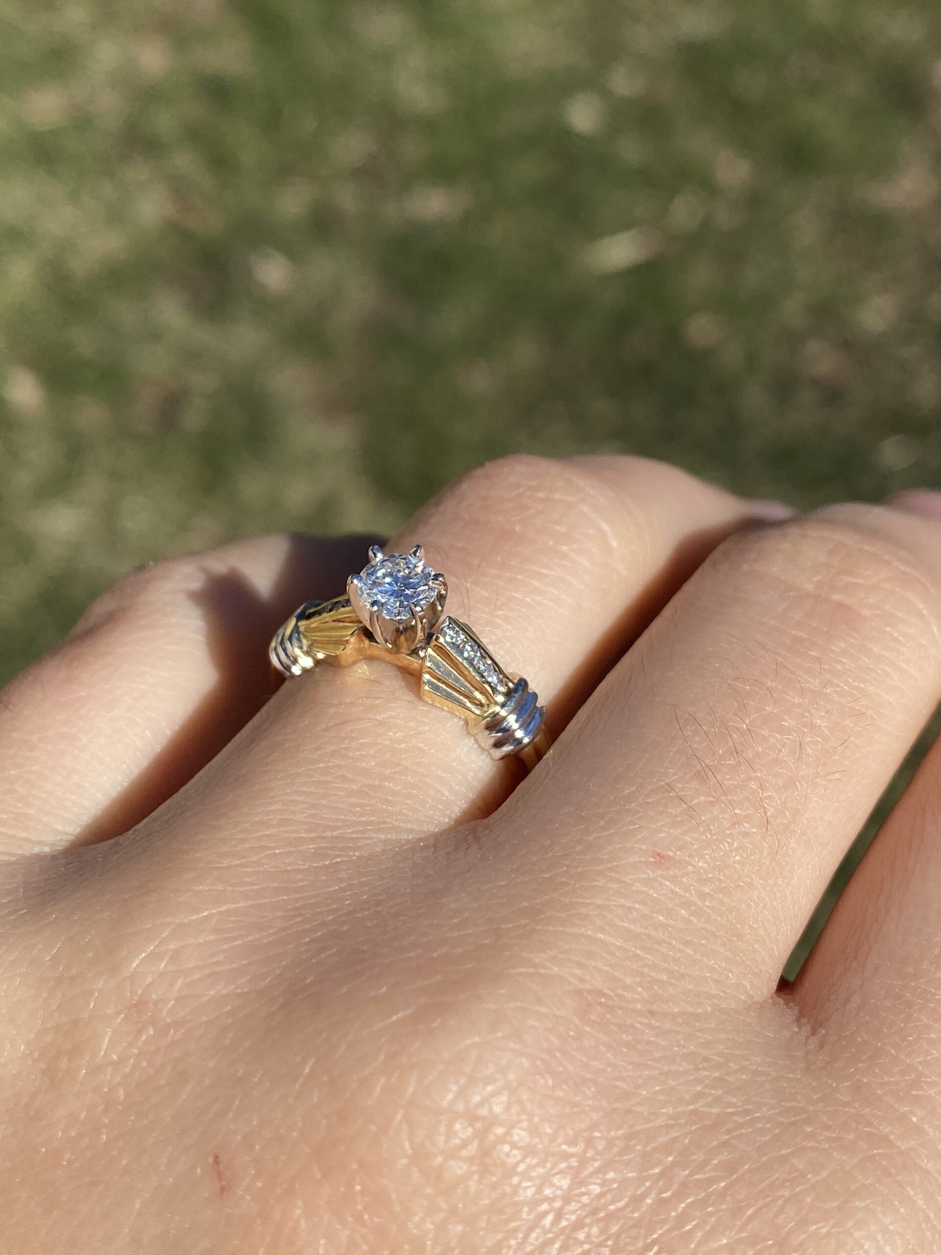 The Drop: Vintage Engagement Ring with Natural Diamond in Yellow Gold - Image 10