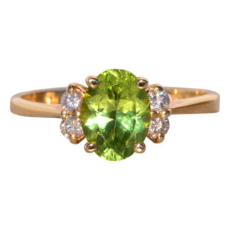 The Heart: Oval Peridot and Natural Diamond Ring in Yellow Gold