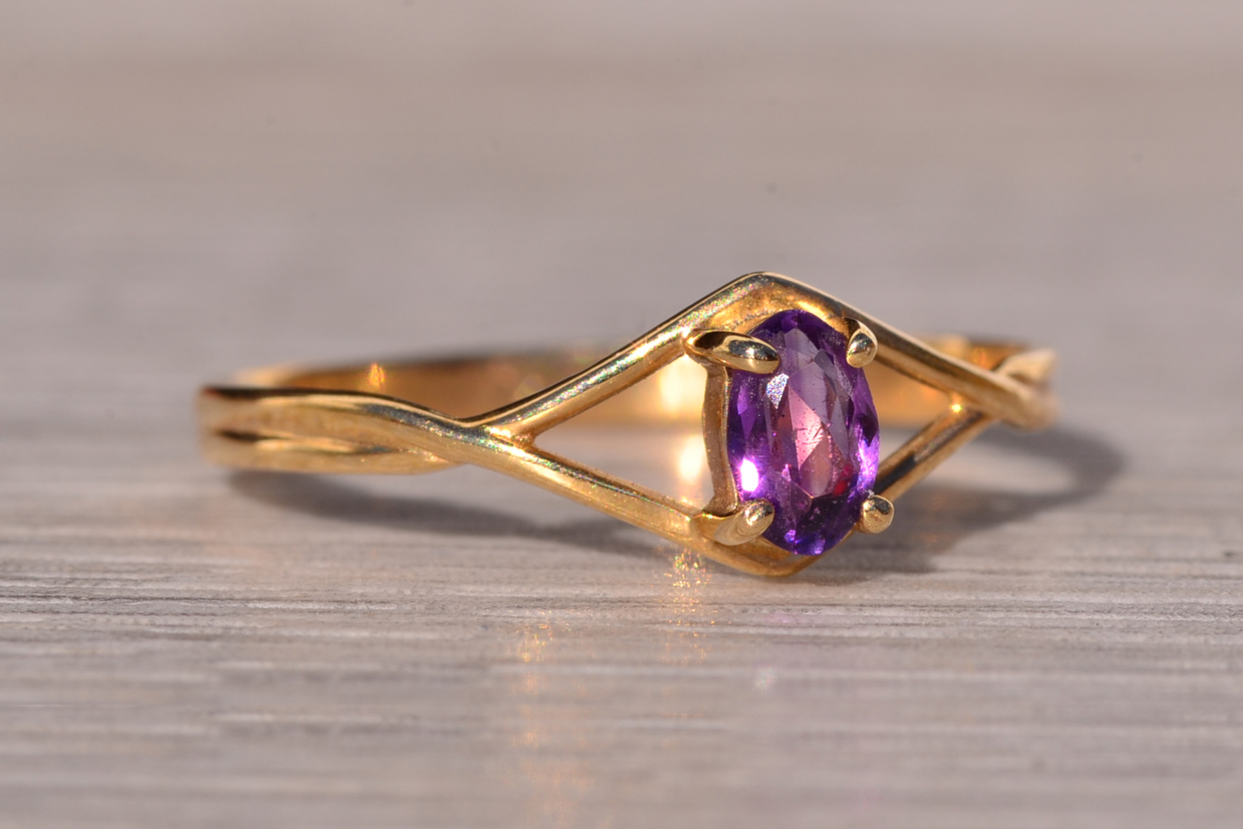 The Crobly: Natural Amethyst Ring in Yellow Gold - Image 6