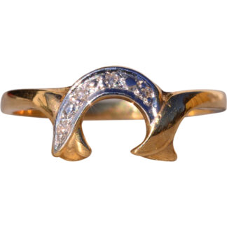 The Mod: Scalloped Horseshoe Ring with Natural Diamonds in Yellow Gold