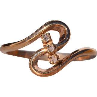 The Rhyme Dust: Triple Diamond and Gold Swirl Ring in Yellow Gold