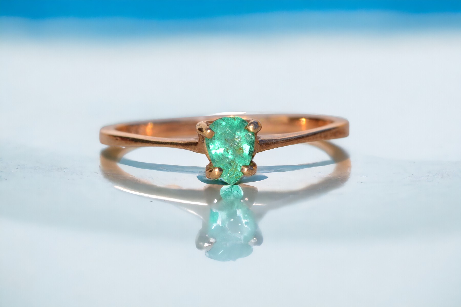 The Seafoam: Vivid Pear Shaped Natural Emerald in Yellow Gold - Image 11