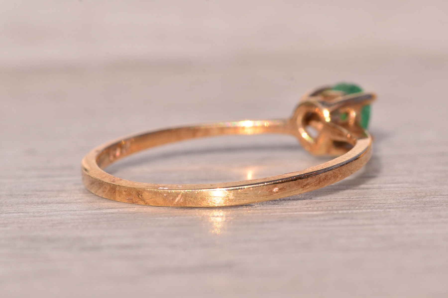 The Seafoam: Vivid Pear Shaped Natural Emerald in Yellow Gold - Image 5