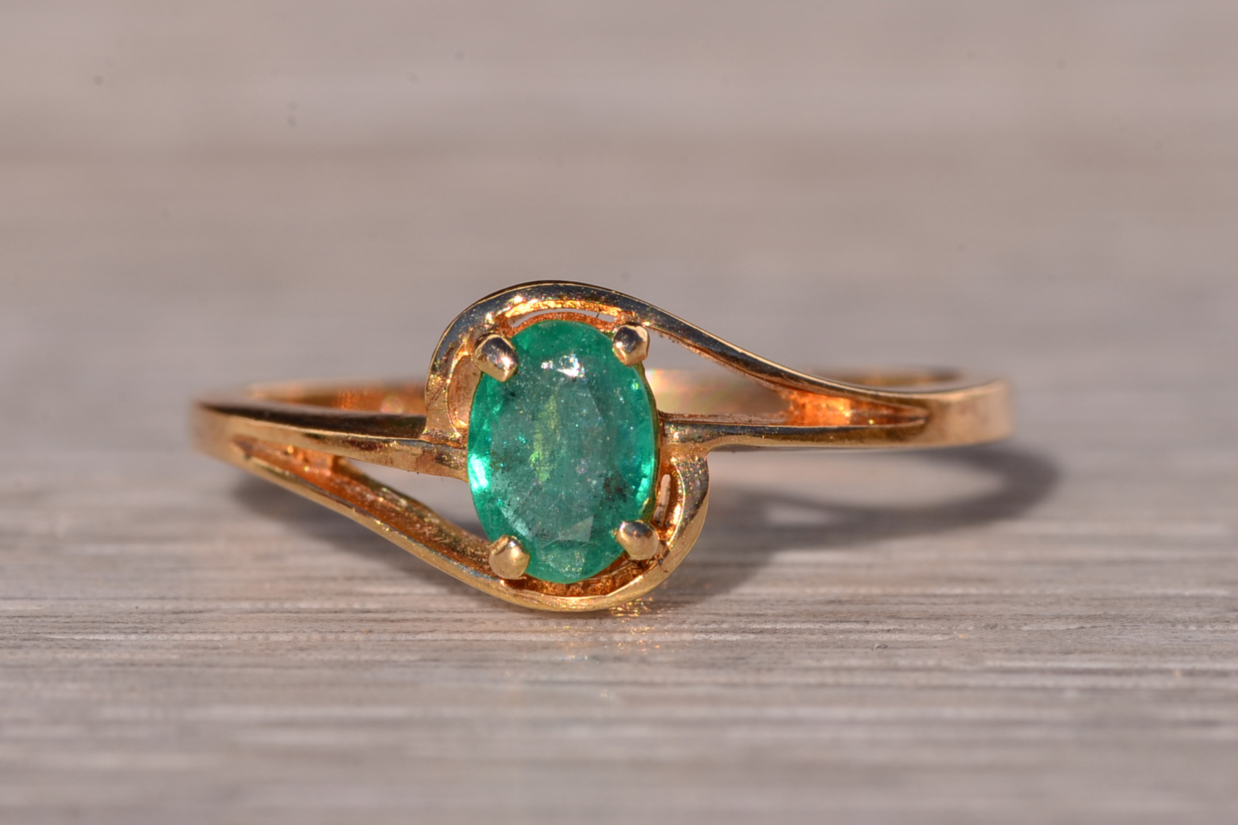 SOLD - The Burswood: Vintage Natural Emerald Ring in Yellow Gold - Image 2