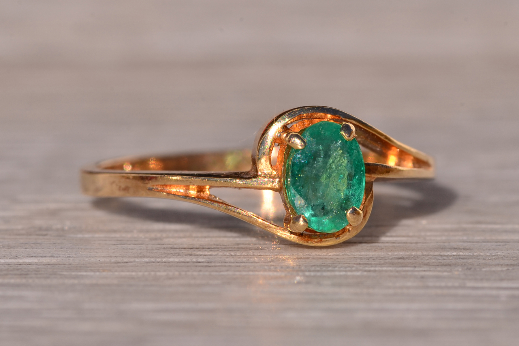 SOLD - The Burswood: Vintage Natural Emerald Ring in Yellow Gold - Image 6