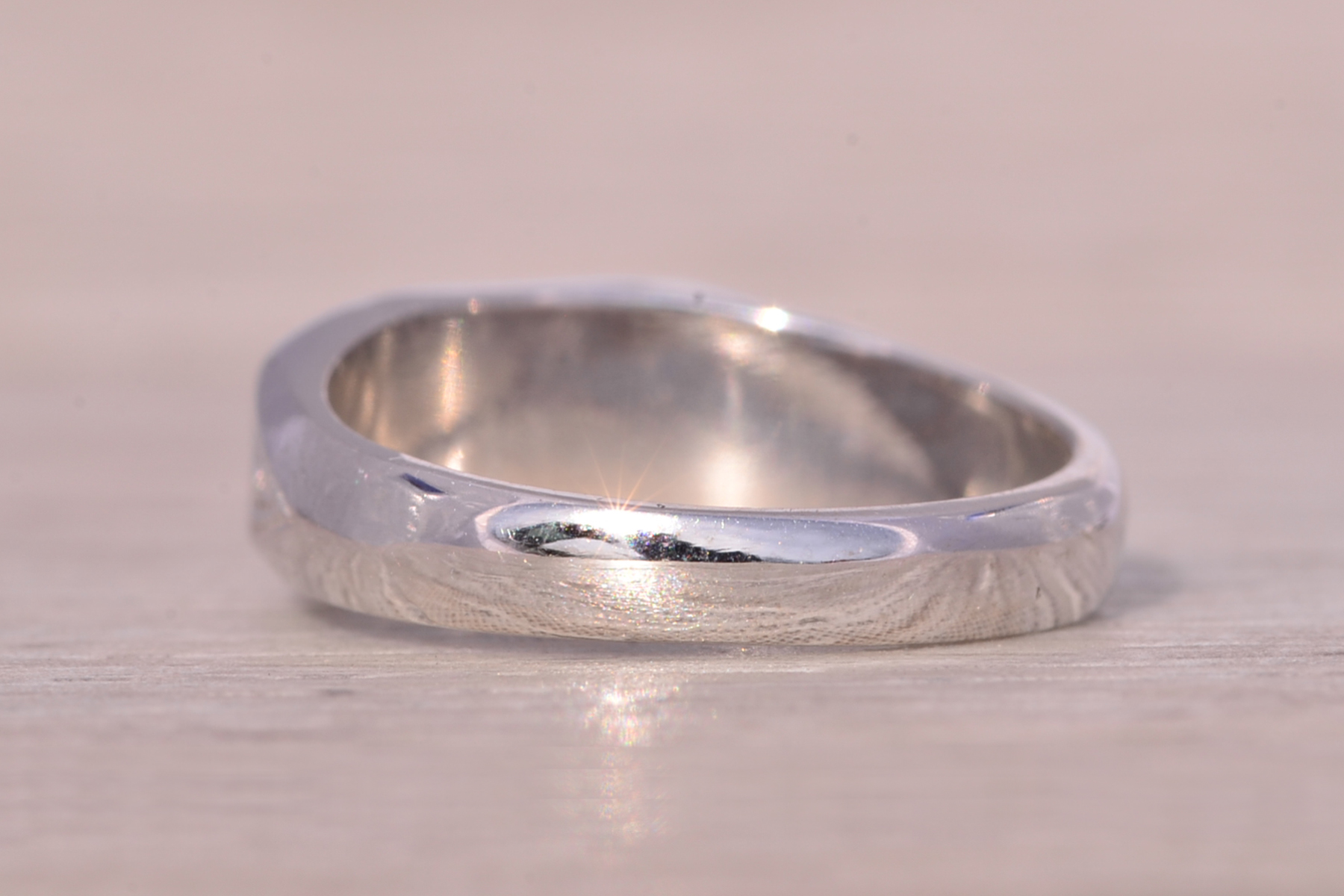 The Gone: Vintage White Gold Signet Ring - Image 4