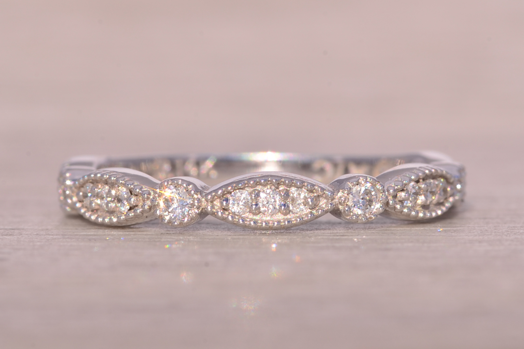 The Netil: Stationed Natural Diamond Band in White Gold - Image 7