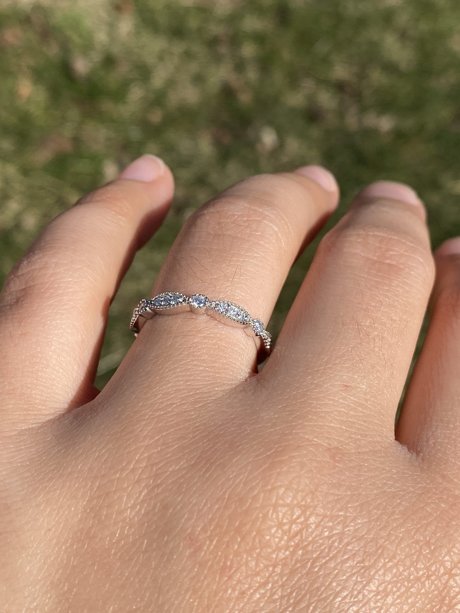 The Netil: Stationed Natural Diamond Band in White Gold - Image 10