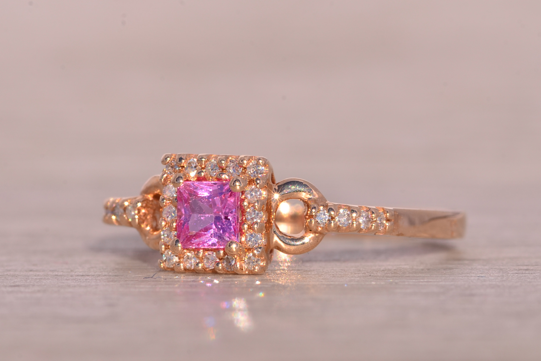The Panther: Vivid Pink Sapphire and Natural Diamond Ring - Image 3