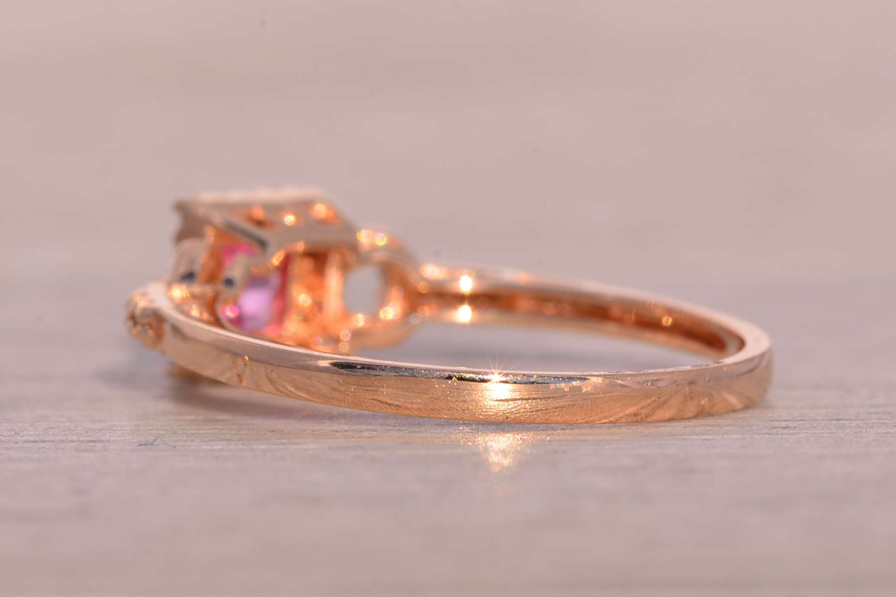 The Panther: Vivid Pink Sapphire and Natural Diamond Ring - Image 4