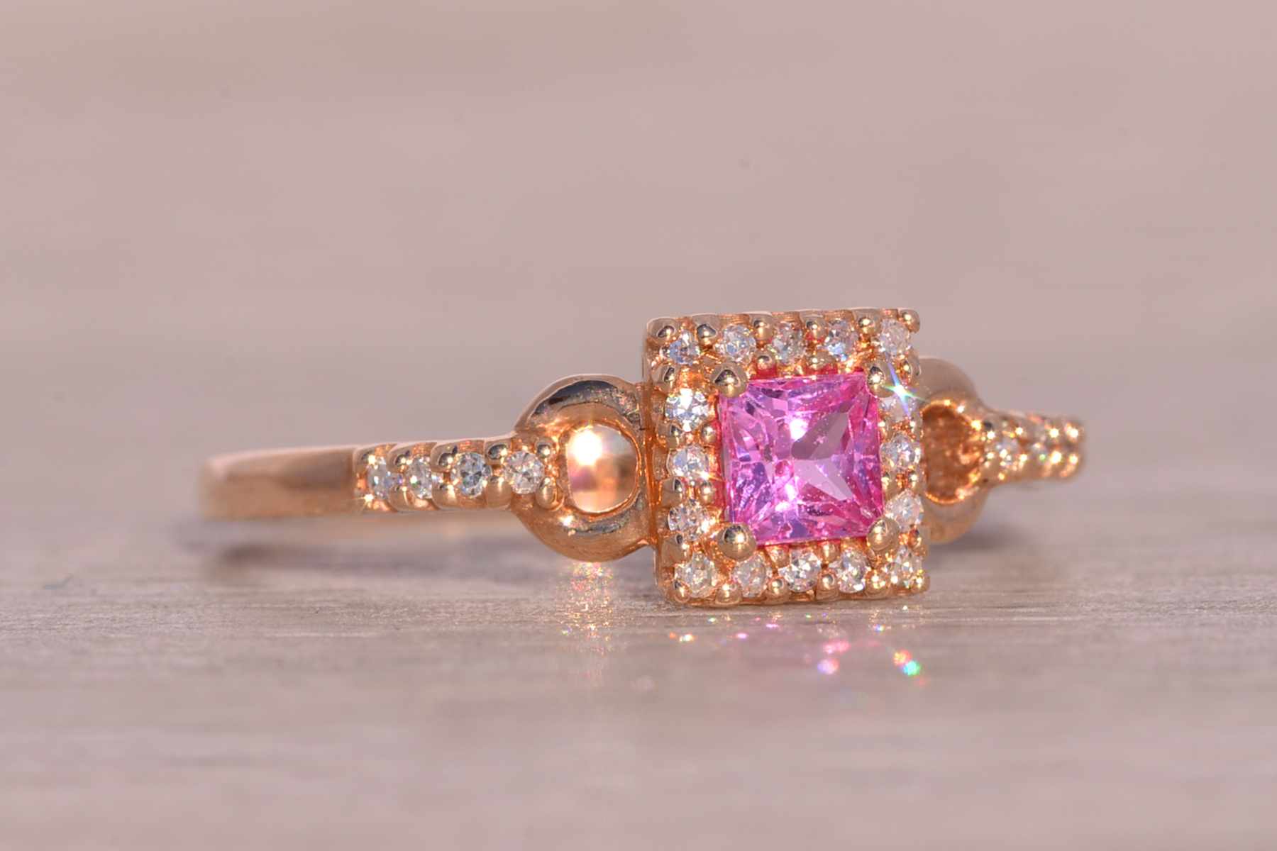 The Panther: Vivid Pink Sapphire and Natural Diamond Ring - Image 6