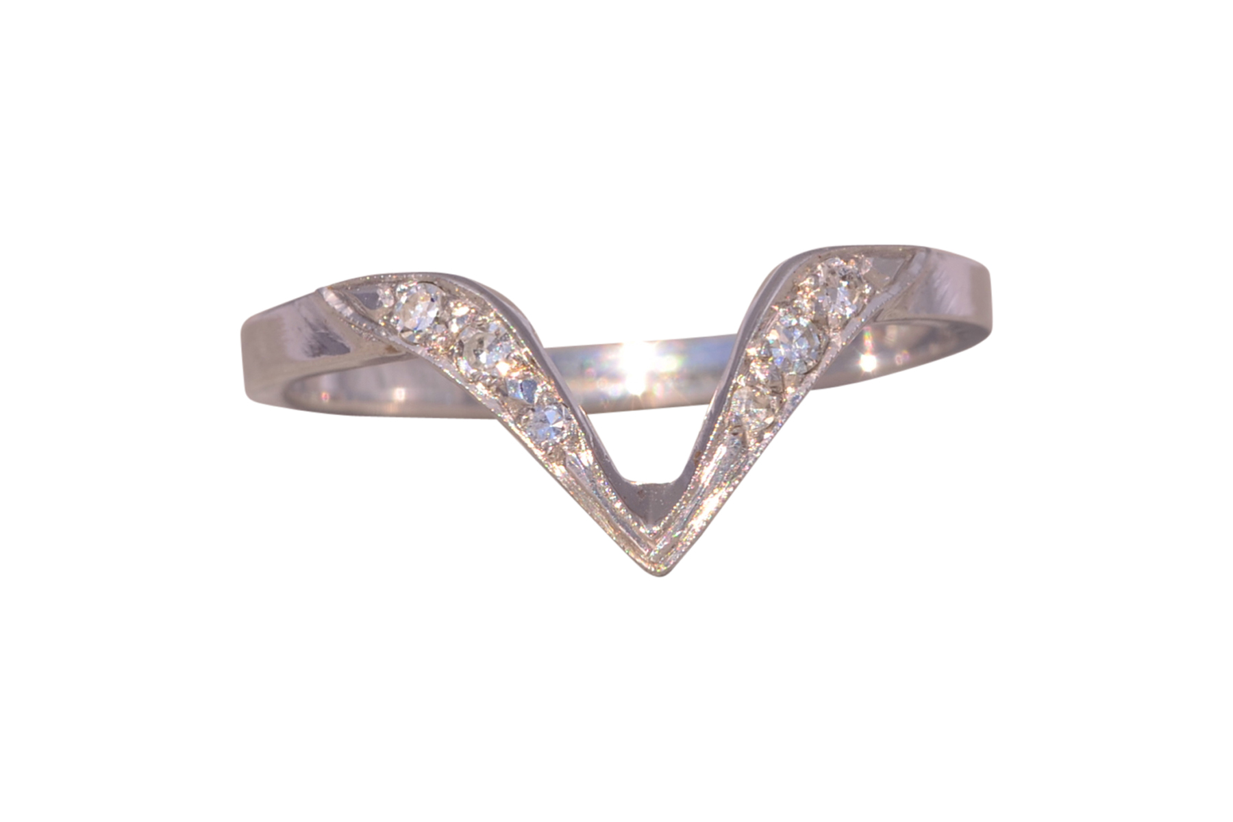 The Elegant Chevron: Natural Diamond Ring in White Gold