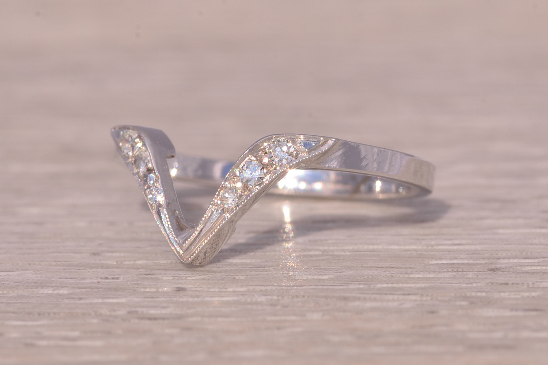 The Elegant Chevron: Natural Diamond Ring in White Gold - Image 2