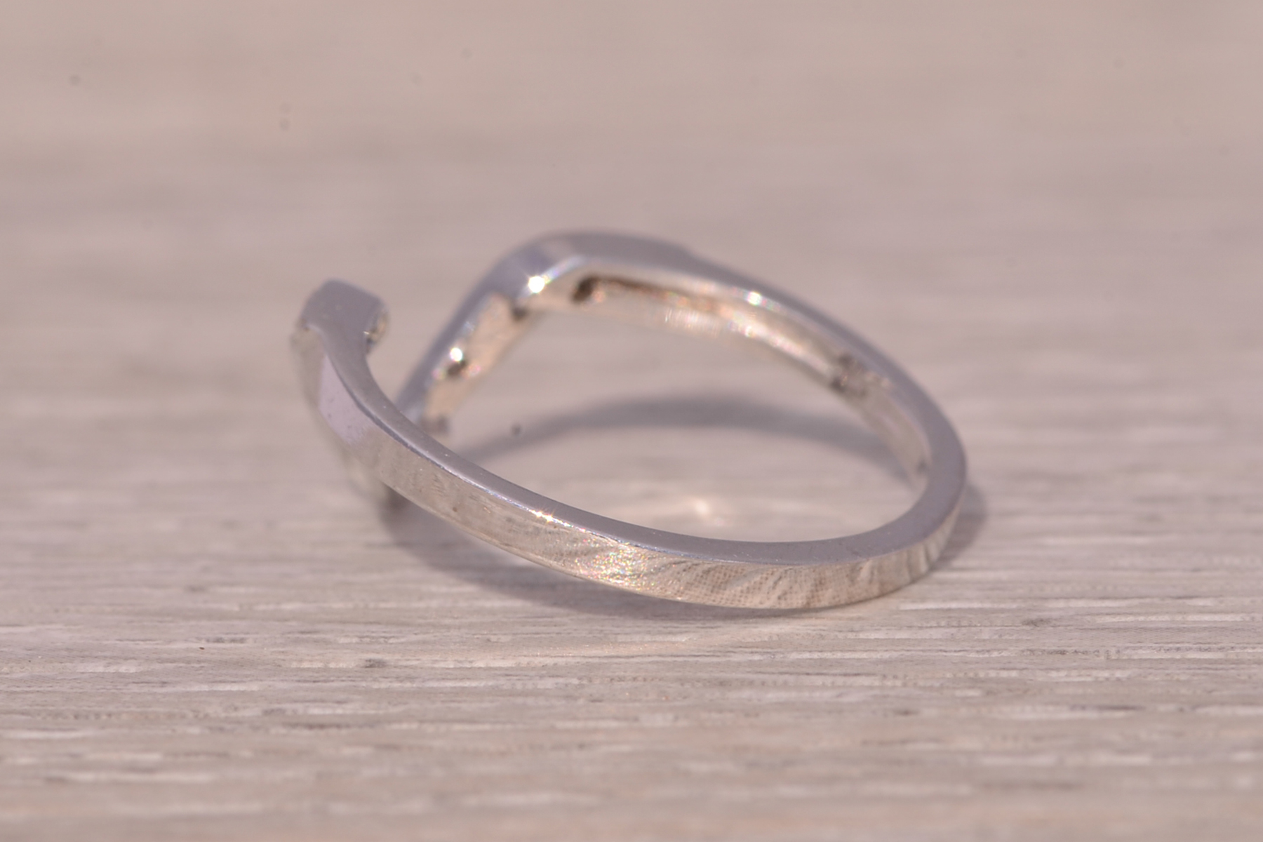 The Elegant Chevron: Natural Diamond Ring in White Gold - Image 3