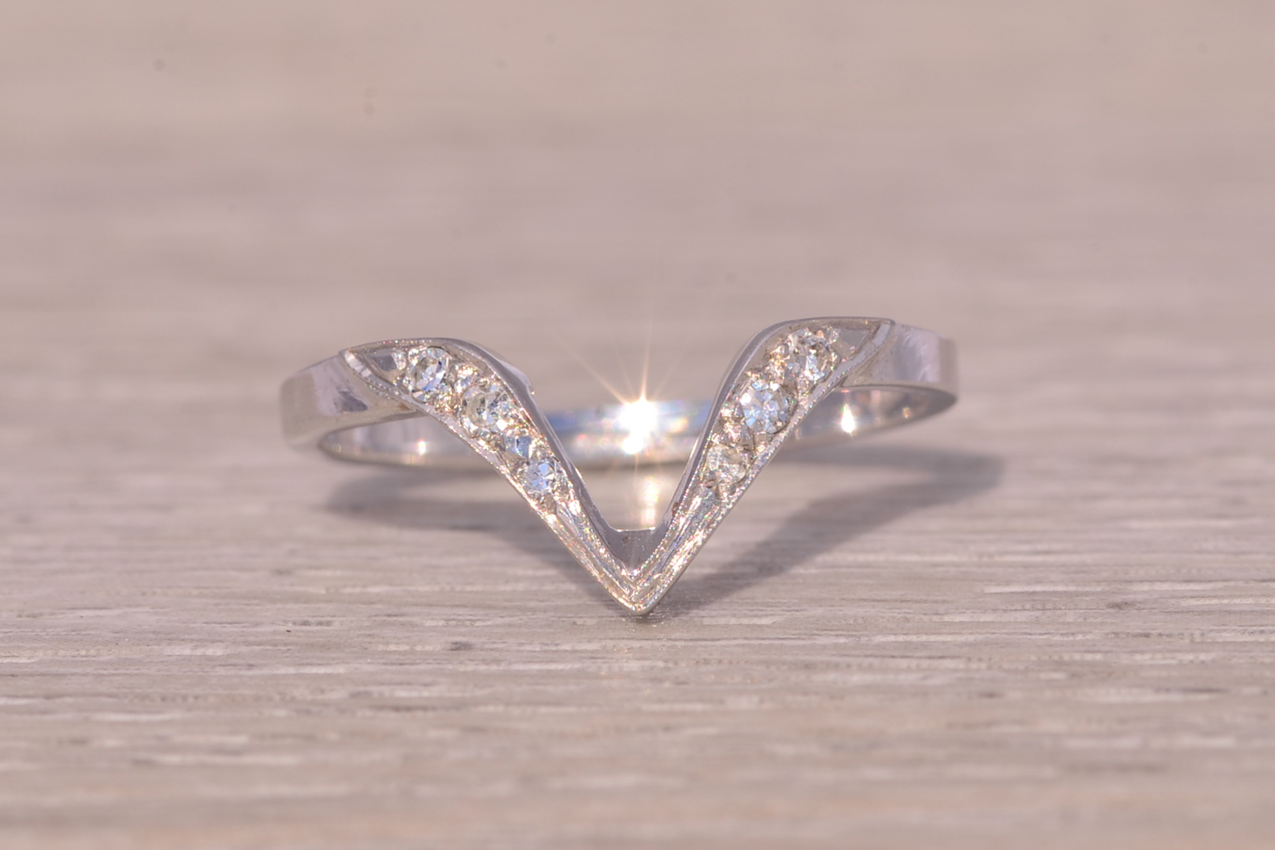 The Elegant Chevron: Natural Diamond Ring in White Gold - Image 6