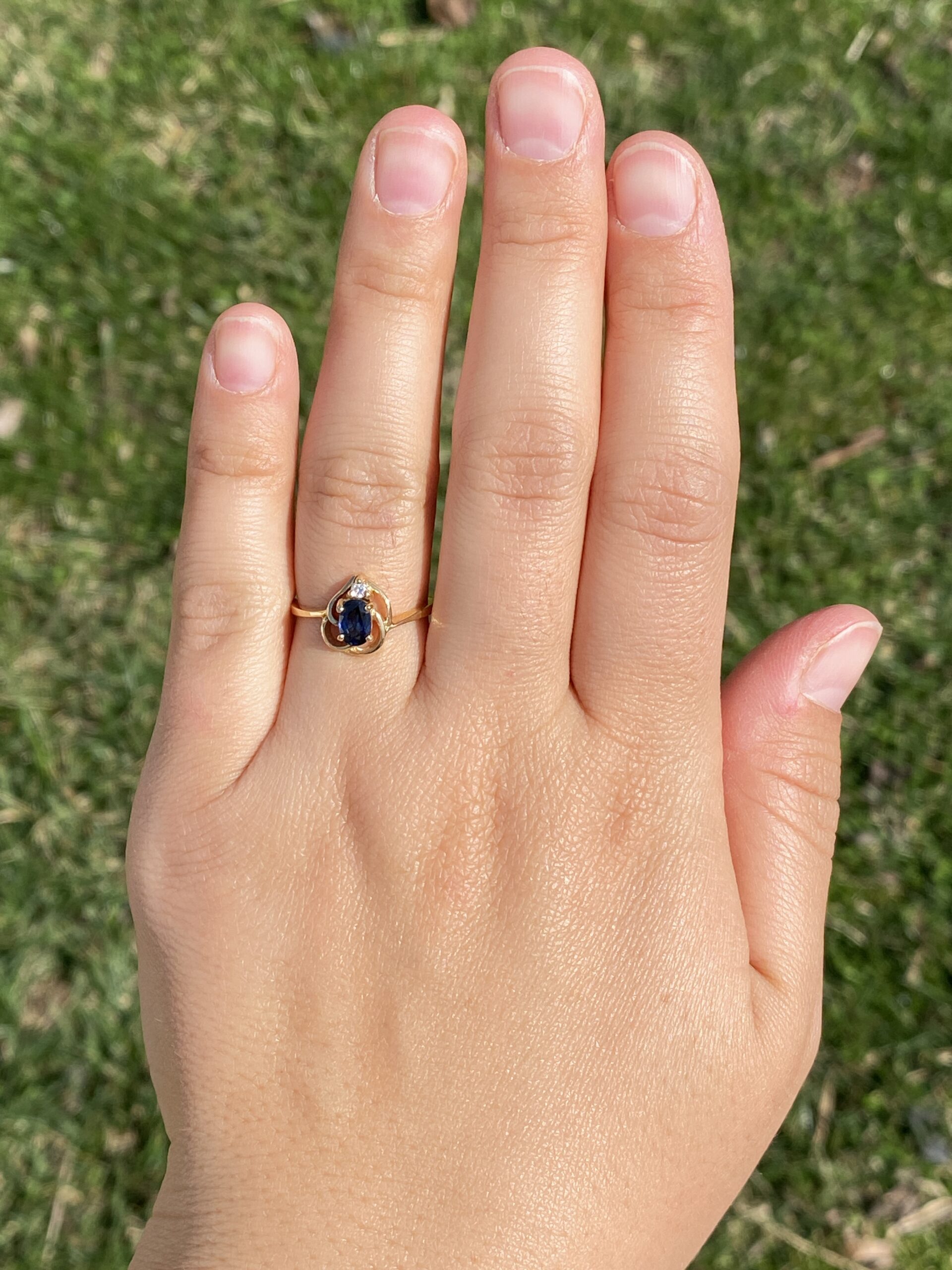 The Celestial Sweep: Sapphire and Diamond Ring in Yellow Gold - Image 8