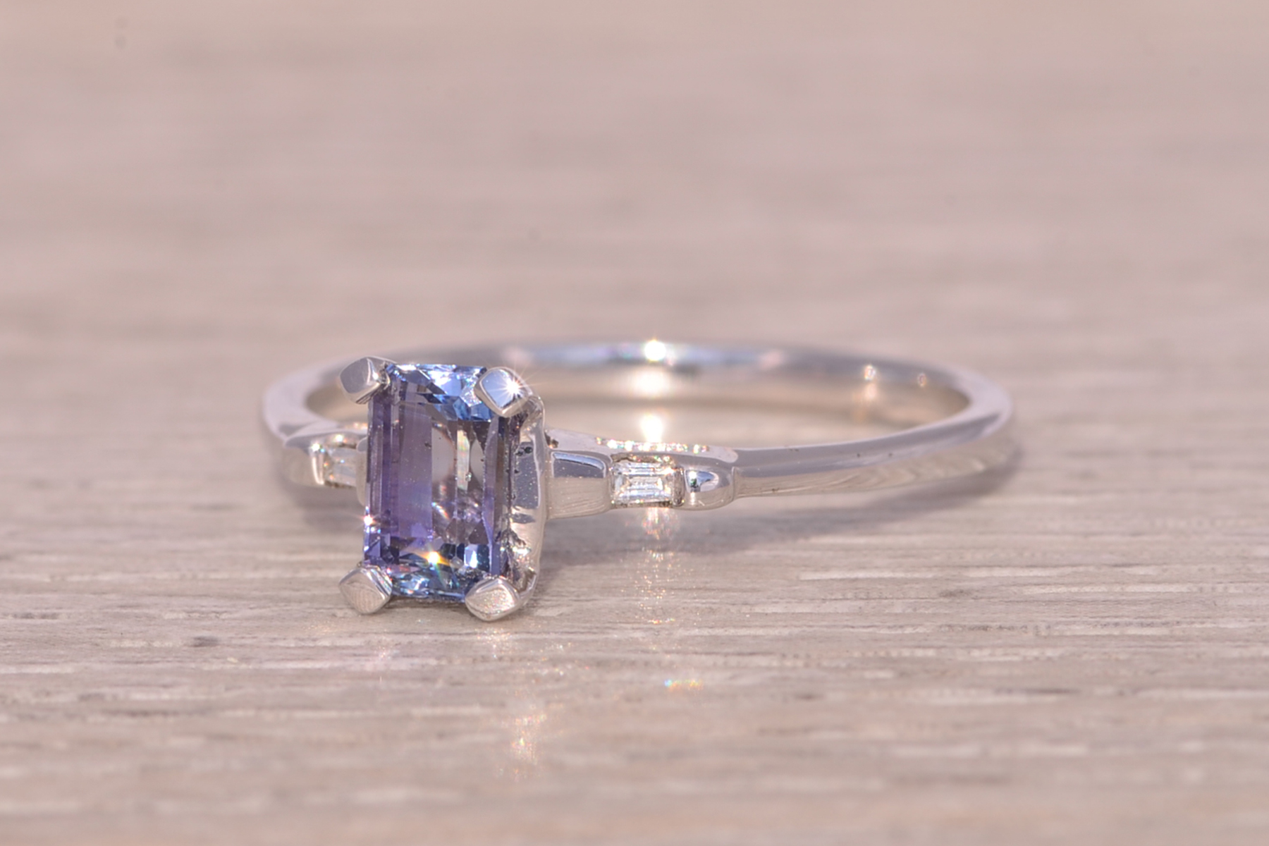 The Twilight Gleam: Tanzanite and Diamond Ring in White Gold - Image 3