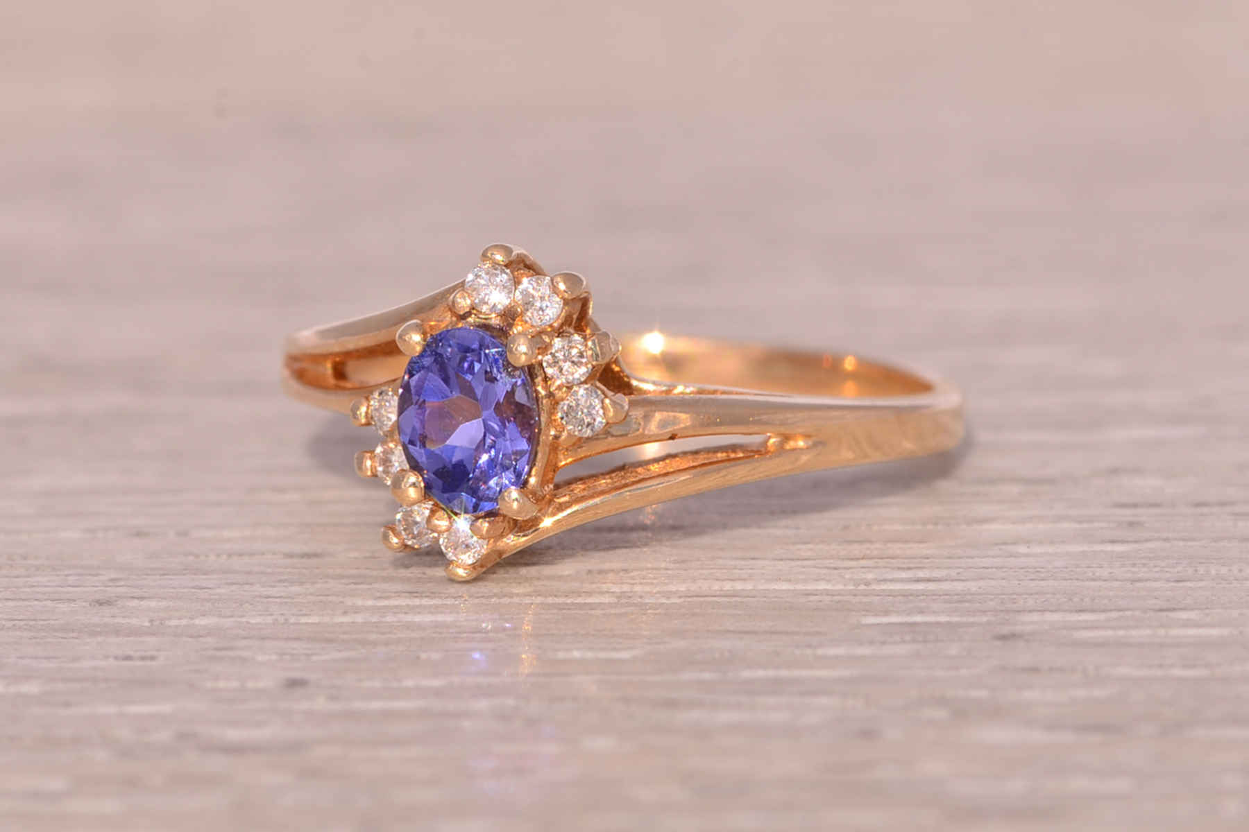 The Celestial Bloom: Tanzanite and Diamond Ring in Yellow Gold - Image 3