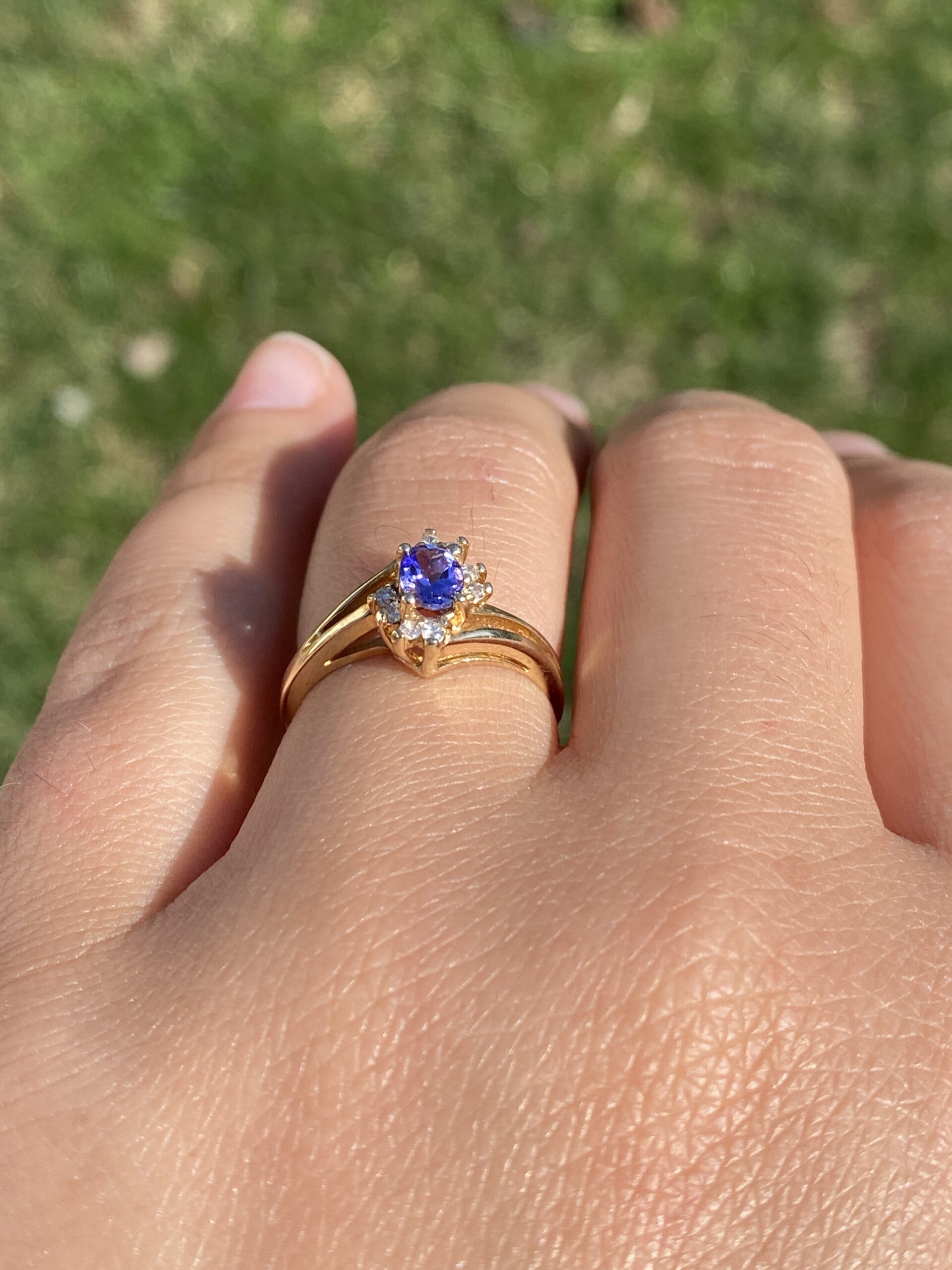 The Celestial Bloom: Tanzanite and Diamond Ring in Yellow Gold - Image 10