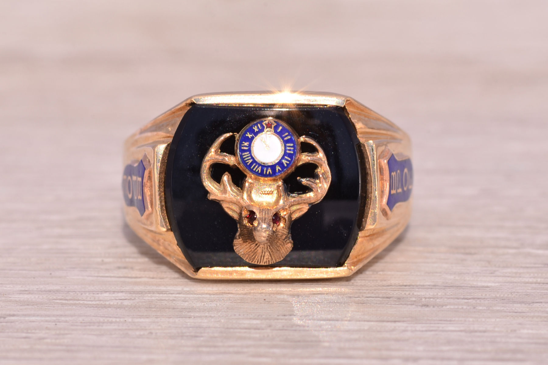 SOLD - The Elk Lodge Heritage: Onyx and Ruby Ring in Yellow Gold - Image 2
